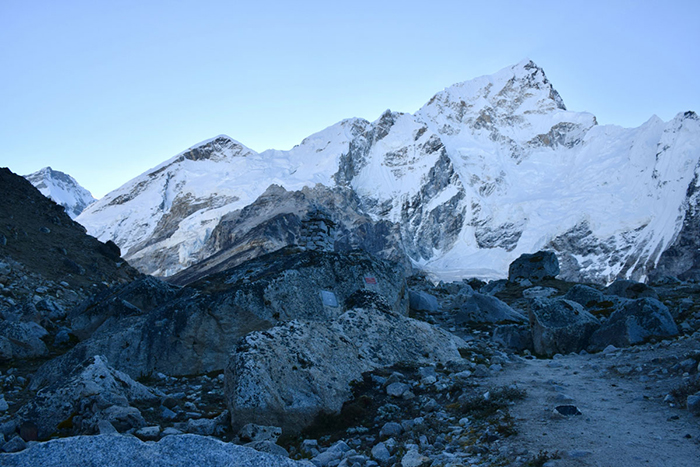 週刊新潮に『最後の山』の書評が掲載されました。